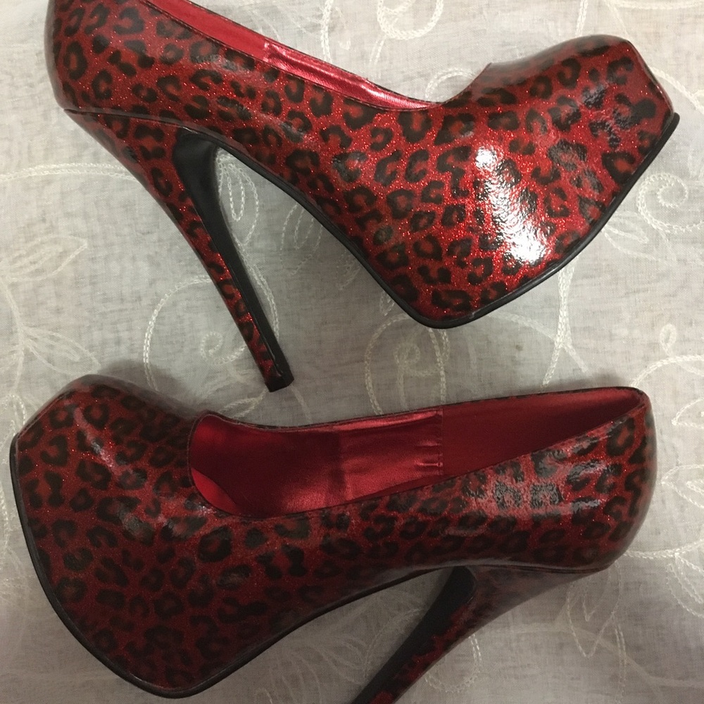 Shoes - Picture 2 of 7